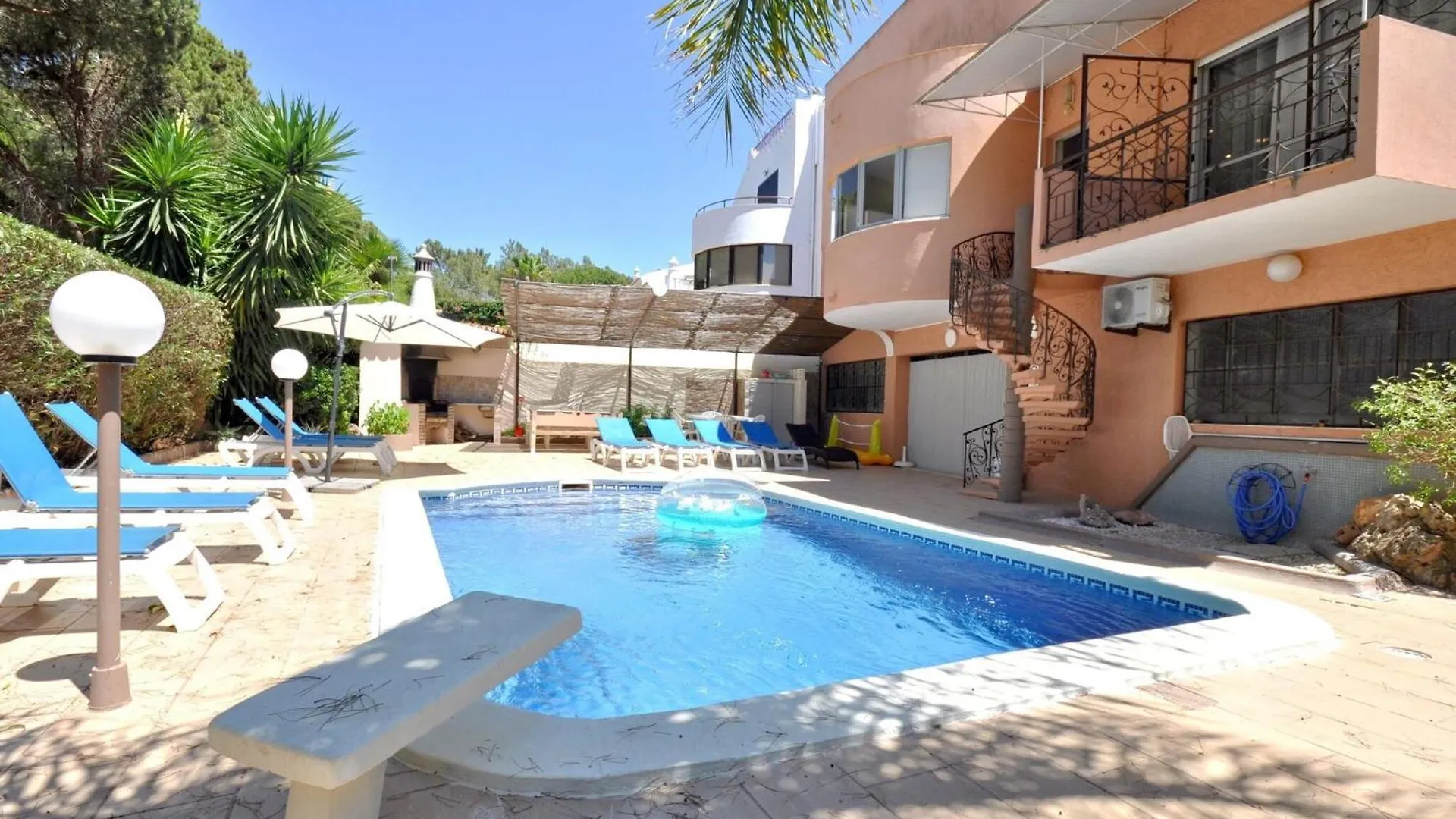Modern Holiday Home In Quarteira With Private Pool