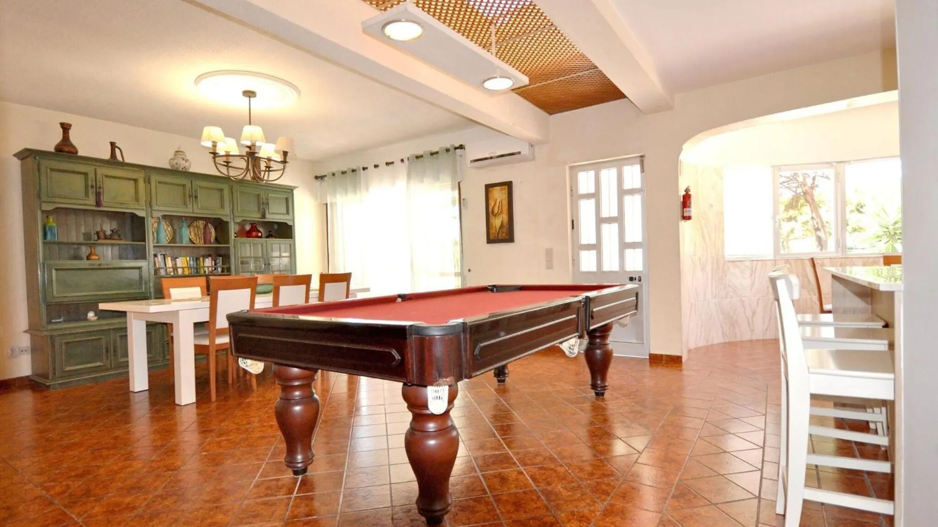 Modern Holiday Home In Quarteira With Private Pool