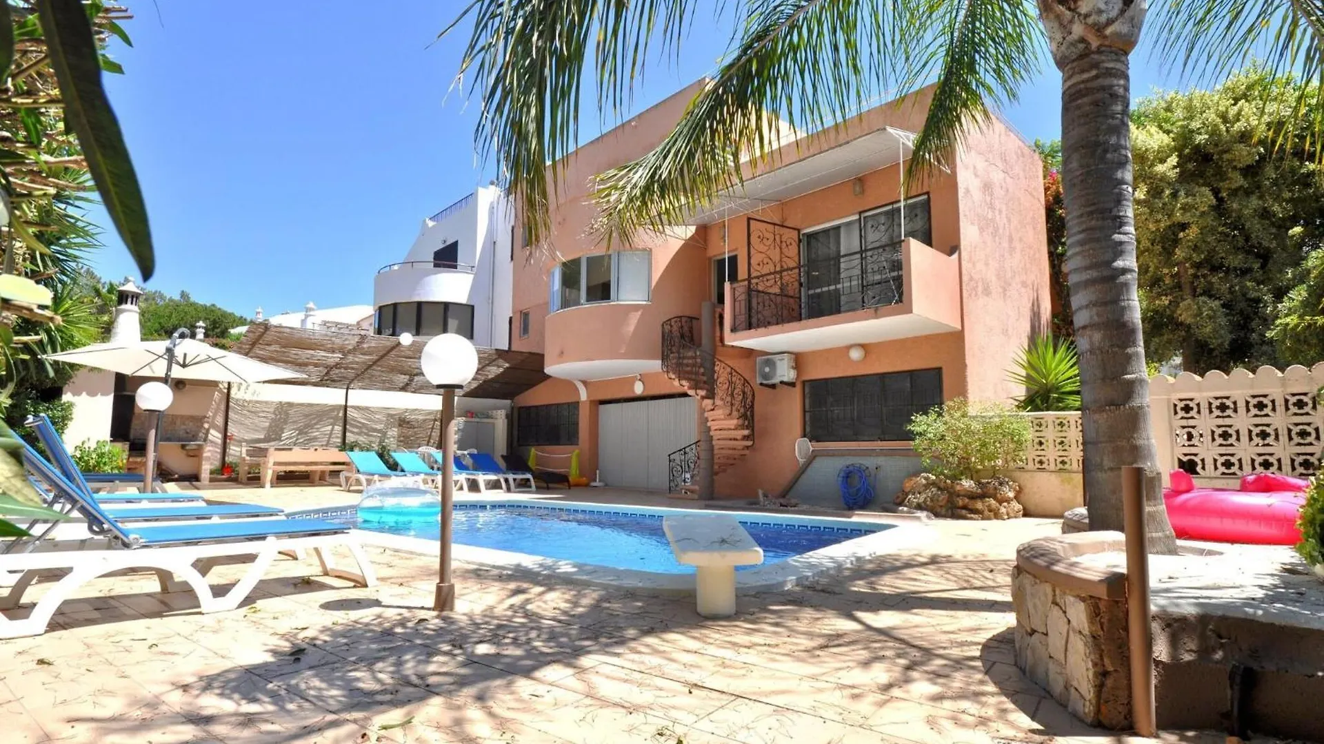 Modern Holiday Home In Quarteira With Private Pool